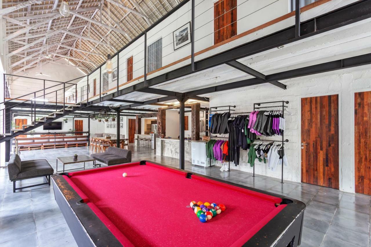 Takeoff Surf Camp & Hotel Canggu Exterior foto