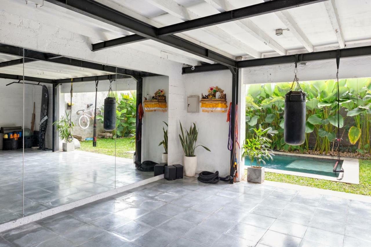 Takeoff Surf Camp & Hotel Canggu Exterior foto